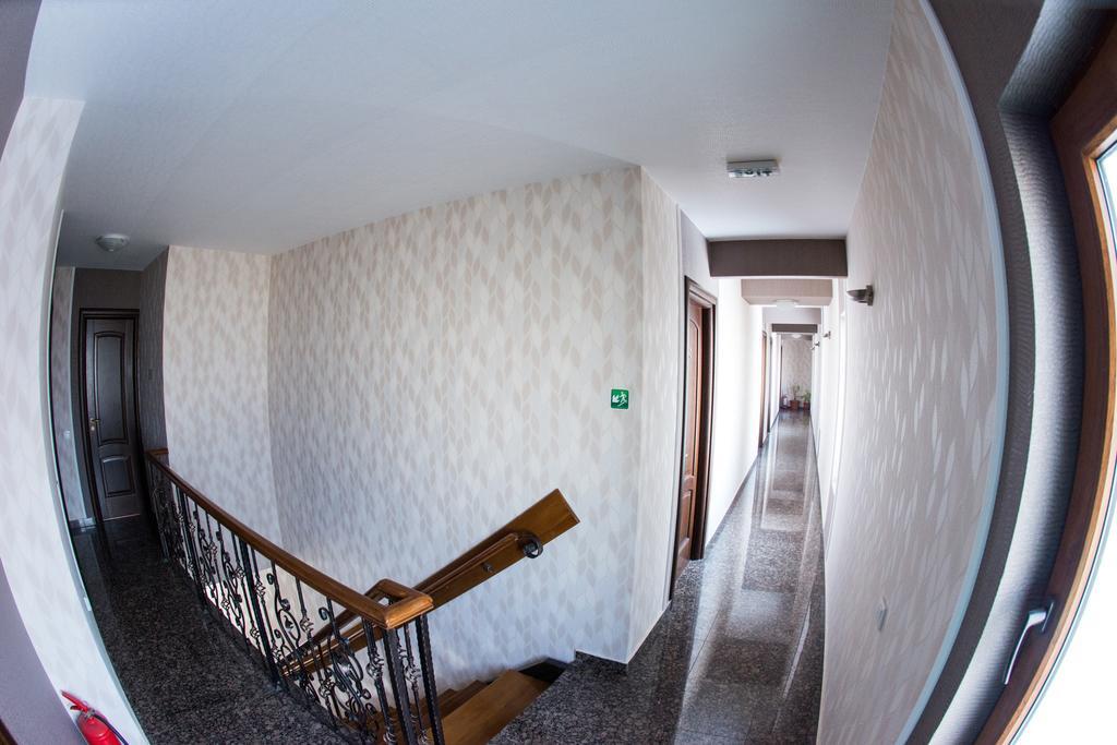 Hotel La Strada Ploieşti Eksteriør bilde