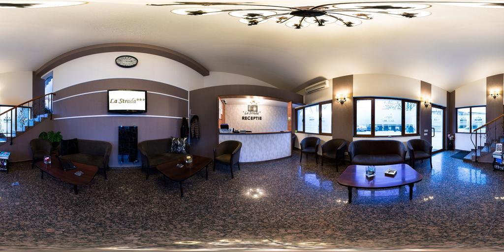 Hotel La Strada Ploieşti Eksteriør bilde