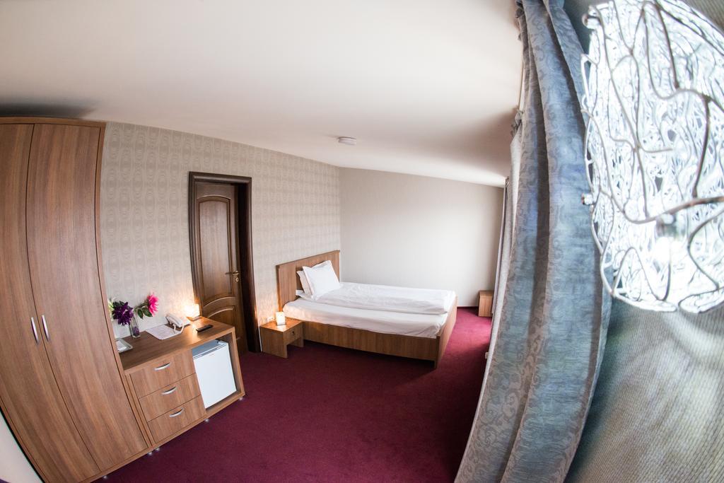 Hotel La Strada Ploieşti Eksteriør bilde