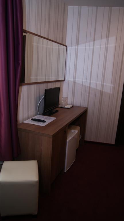 Hotel La Strada Ploieşti Rom bilde