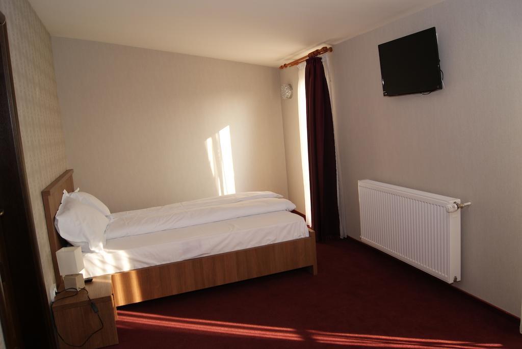 Hotel La Strada Ploieşti Rom bilde