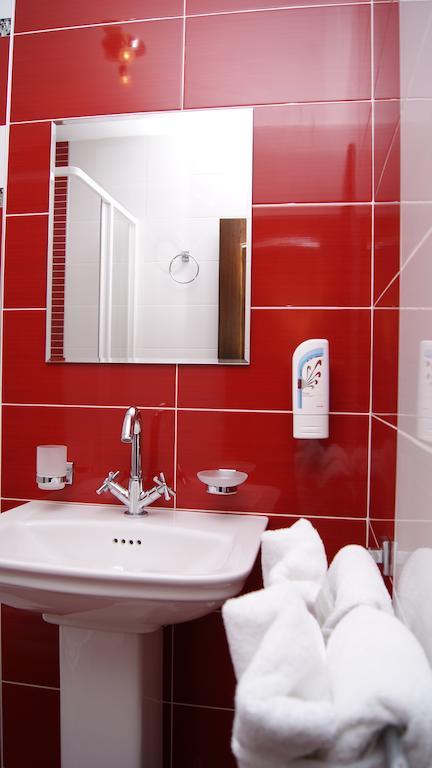 Hotel La Strada Ploieşti Rom bilde
