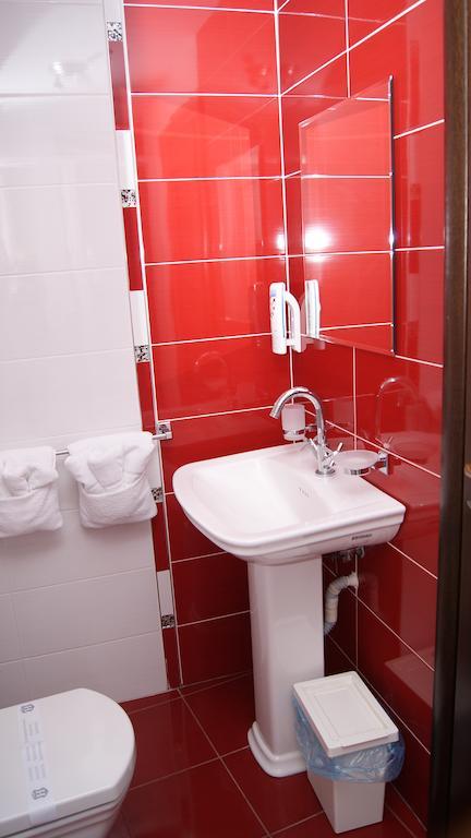 Hotel La Strada Ploieşti Rom bilde